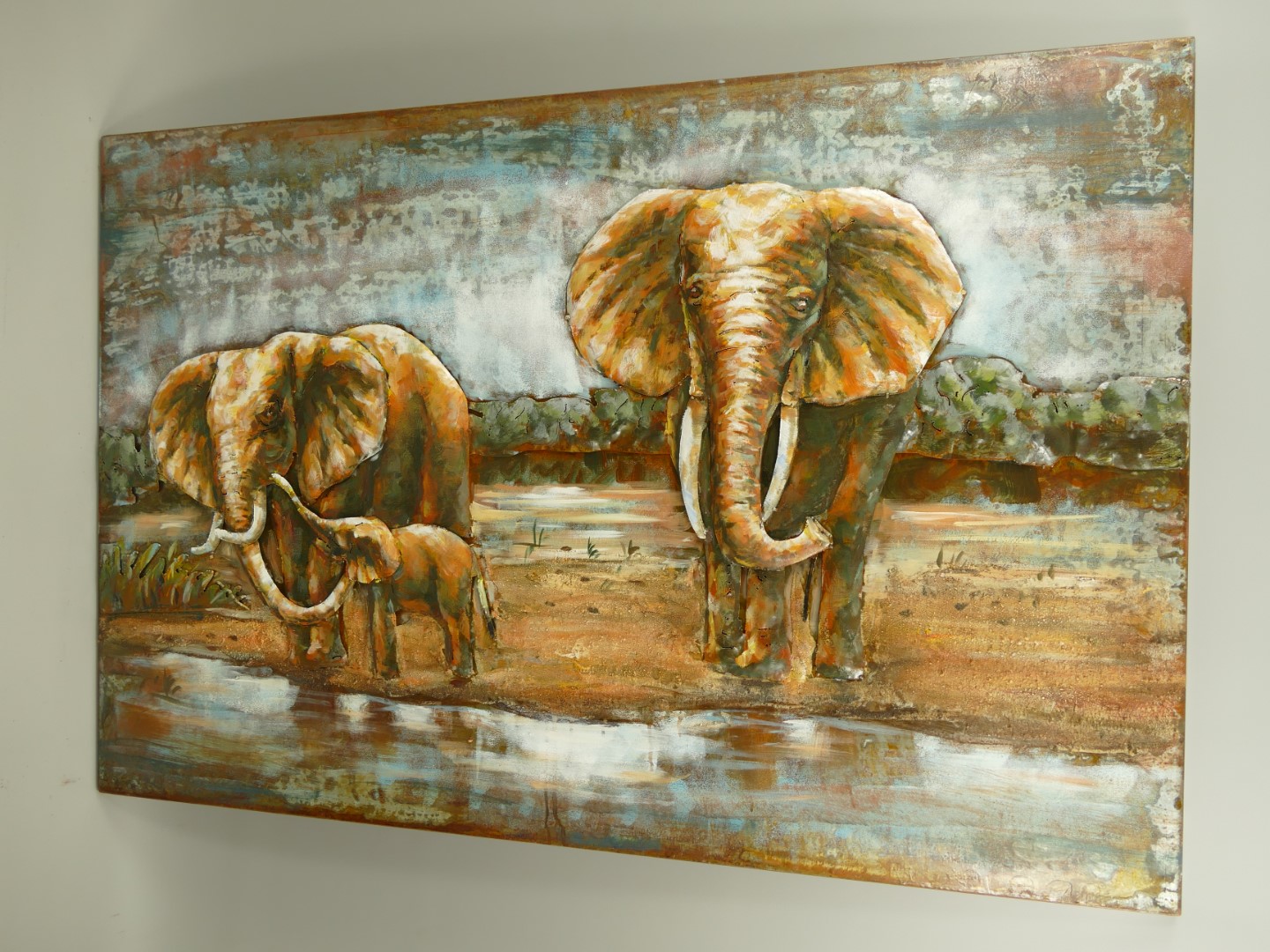 Verhoogd hongersnood sjaal Olifanten schilderij 3D metaal. Een leuke tafereel van olifanten.