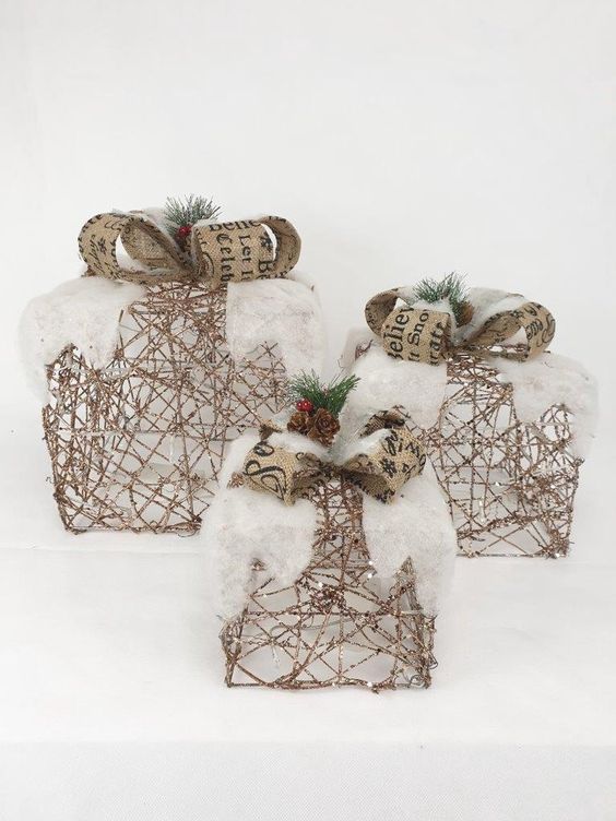 kom tot rust Door Nuchter Gift box with light kerst - Helene Livingstyle
